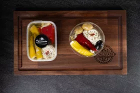 Sajttal töltött vegyes tál fűszeres olajban (250g)