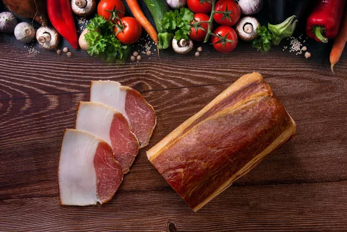Tóalmási Füstölt MANGALICA Angolszalonna Egészben (1,5kg) + AJÁNDÉK 1 db HEIT fokhagymás torma (200gr)